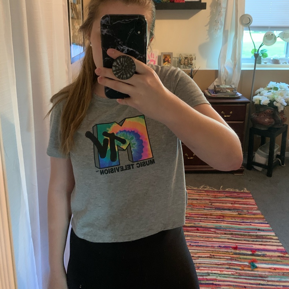 MTV rainbow tie dye cropped shirt Large⭐️